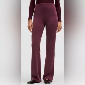 Lululemon Ribbed Softstreme Flared Pant
Regular